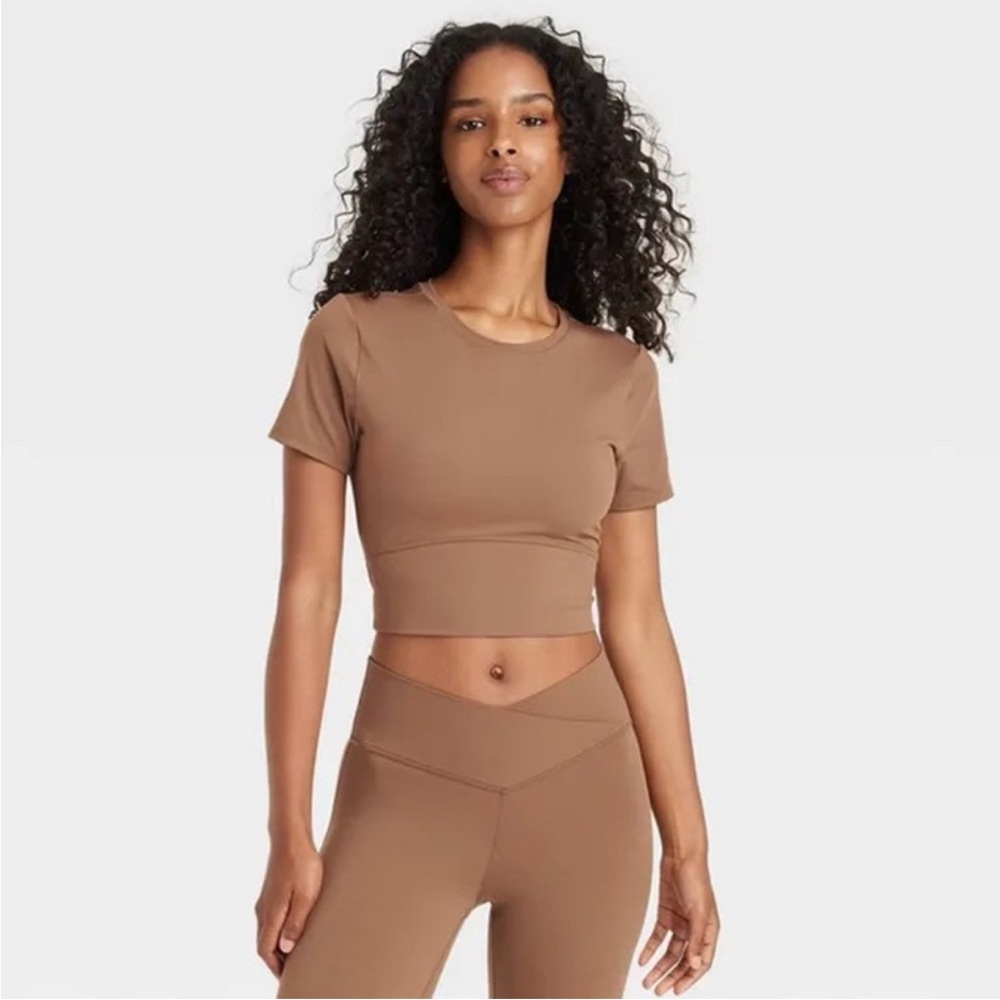 JoyLab Tan Short Sleeve Crop Top